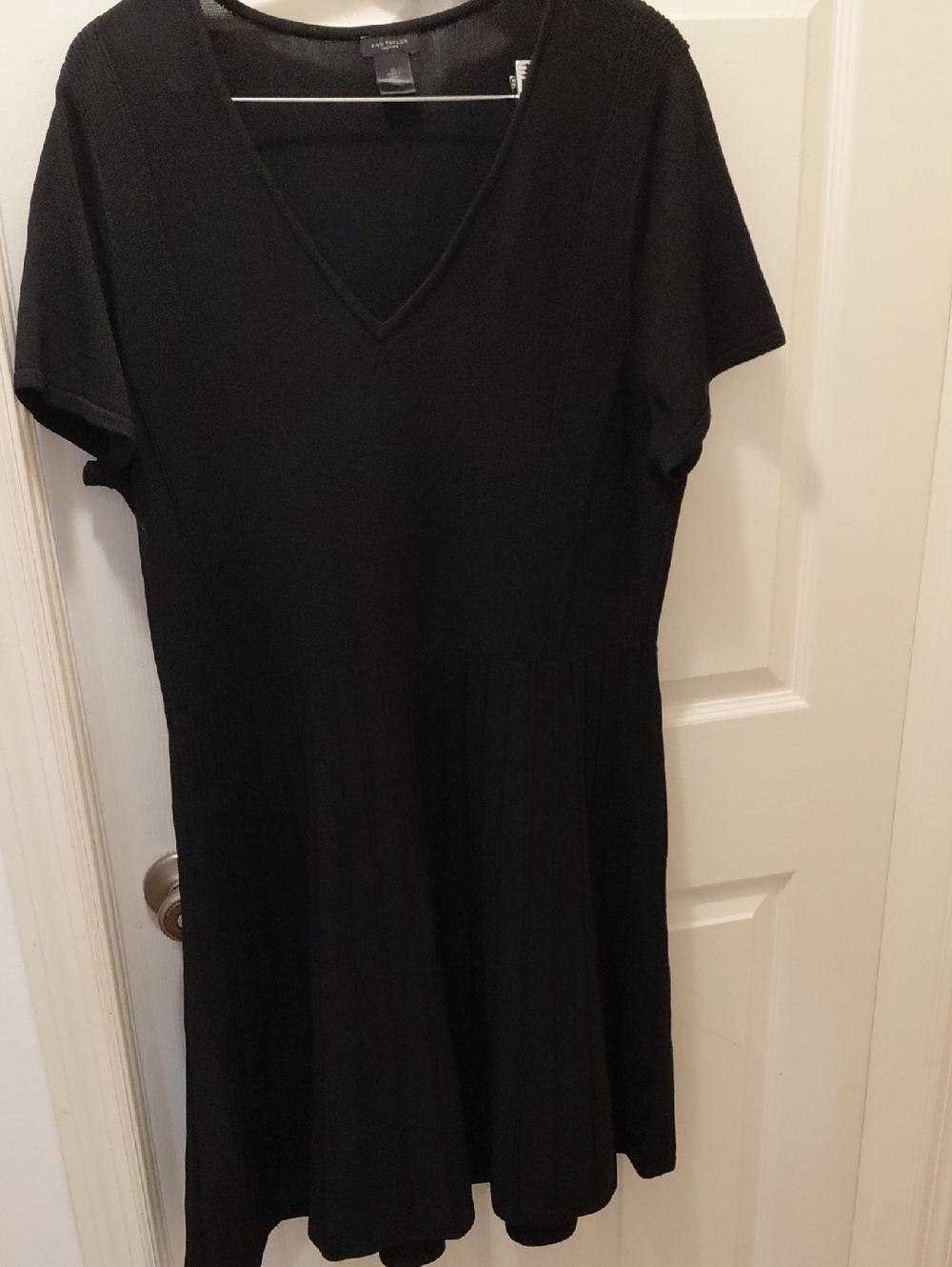 Ann Taylor Black V-Neck Short-Sleeve Mini Dress